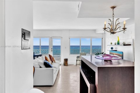 Снять в аренду квартиру в Лодердейл-бай-те-Си, Флорида 2 спальни, 96.62м2, № 2051194 - фото 3