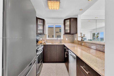 Снять в аренду квартиру в Лодердейл-бай-те-Си, Флорида 2 спальни, 96.62м2, № 2051194 - фото 6