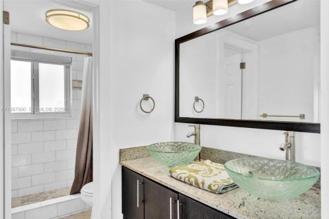 Снять в аренду квартиру в Лодердейл-бай-те-Си, Флорида 2 спальни, 96.62м2, № 2051194 - фото 28