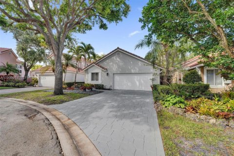 Casa en venta en Plantation, Florida, 3 dormitorios, 145.3 m2 № 2058905 - foto 4