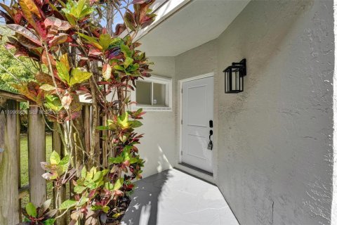 Casa en venta en Plantation, Florida, 3 dormitorios, 145.3 m2 № 2058905 - foto 11