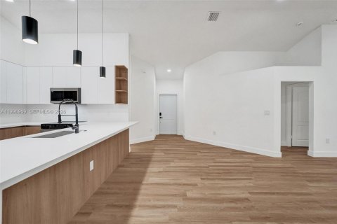 Casa en venta en Plantation, Florida, 3 dormitorios, 145.3 m2 № 2058905 - foto 17