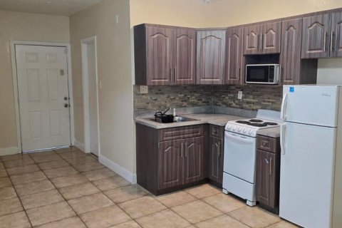 Apartment in Miami Gardens, Florida 1 bedroom, 321.26 sq.m. № 2173252 - photo 17