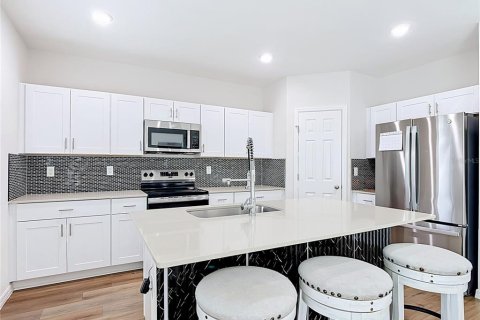 Villa ou maison à louer à Haines City, Floride: 5 chambres, 226.96 m2 № 2384157 - photo 10