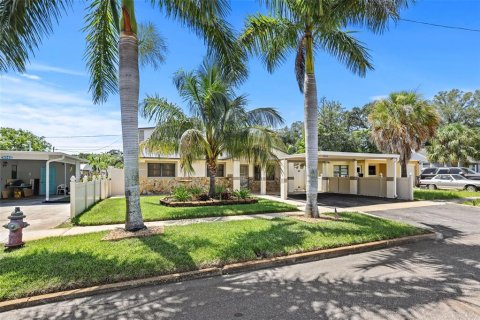 Villa ou maison à vendre à Saint Petersburg, Floride: 4 chambres, 230.4 m2 № 1902089 - photo 2