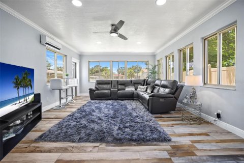 Villa ou maison à vendre à Saint Petersburg, Floride: 4 chambres, 230.4 m2 № 1902089 - photo 9