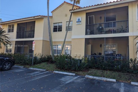 Снять в аренду кондоминиум в Помпано-Бич, Флорида 2 спальни, 83.89м2, № 1964633 - фото 1
