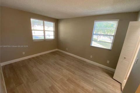 Снять в аренду кондоминиум в Помпано-Бич, Флорида 2 спальни, 83.89м2, № 1964633 - фото 14