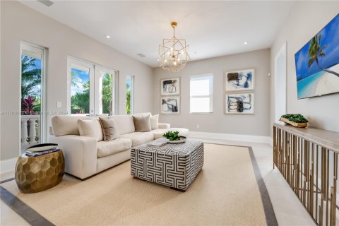 House in Coral Gables, Florida 5 bedrooms, 564.01 sq.m. № 1458658 - photo 18