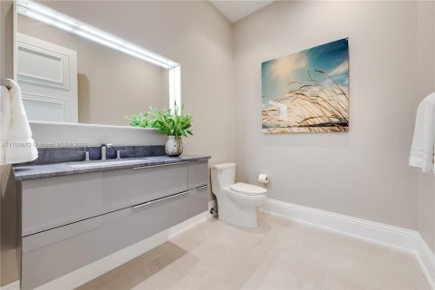 House in Coral Gables, Florida 5 bedrooms, 564.01 sq.m. № 1458658 - photo 22
