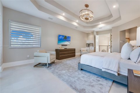 House in Coral Gables, Florida 5 bedrooms, 564.01 sq.m. № 1458658 - photo 28
