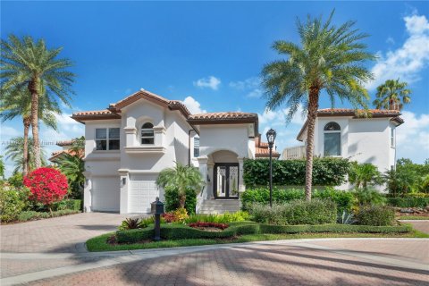 House in Coral Gables, Florida 5 bedrooms, 564.01 sq.m. № 1458658 - photo 1