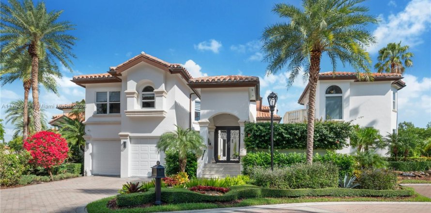 House in Coral Gables, Florida 5 bedrooms, 564.01 sq.m. № 1458658