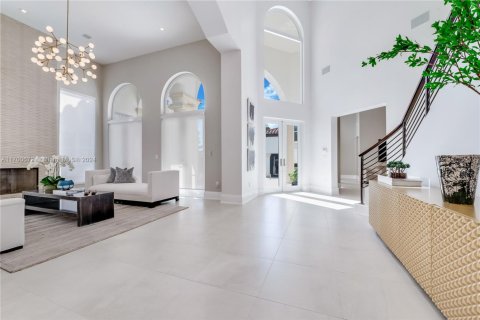 House in Coral Gables, Florida 5 bedrooms, 564.01 sq.m. № 1458658 - photo 10