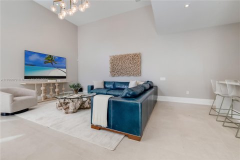 House in Coral Gables, Florida 5 bedrooms, 564.01 sq.m. № 1458658 - photo 14