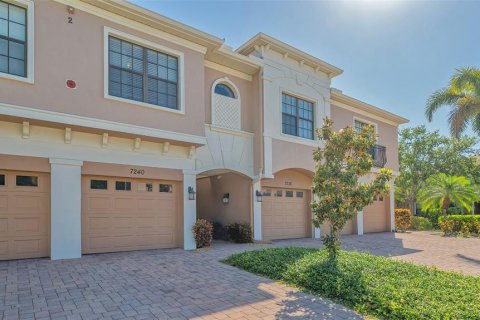 Townhouse in Bradenton, Florida 3 bedrooms, 141.21 sq.m. № 1851069 - photo 2