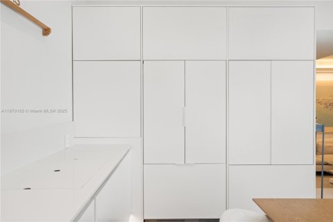 Copropriété à vendre à Miami, Floride: 3 chambres, 250.93 m2 № 1979770 - photo 9