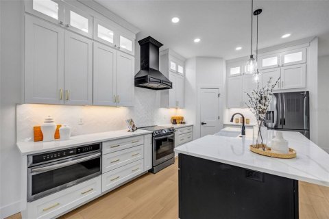 Casa en venta en Winter Haven, Florida, 5 dormitorios, 197.88 m2 № 1912641 - foto 11