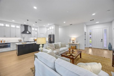 Casa en venta en Winter Haven, Florida, 5 dormitorios, 197.88 m2 № 1912641 - foto 6
