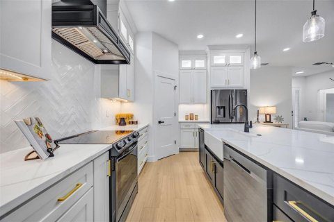 Casa en venta en Winter Haven, Florida, 5 dormitorios, 197.88 m2 № 1912641 - foto 12