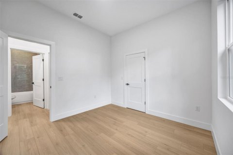 Casa en venta en Winter Haven, Florida, 5 dormitorios, 197.88 m2 № 1912641 - foto 29