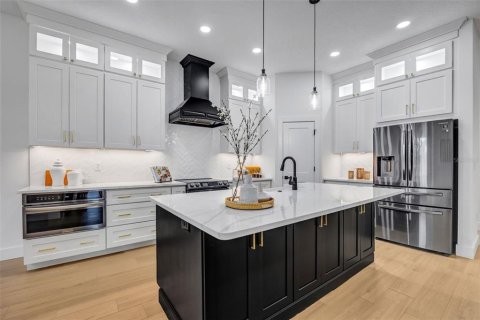 Casa en venta en Winter Haven, Florida, 5 dormitorios, 197.88 m2 № 1912641 - foto 9