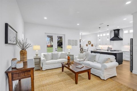 Casa en venta en Winter Haven, Florida, 5 dormitorios, 197.88 m2 № 1912641 - foto 5