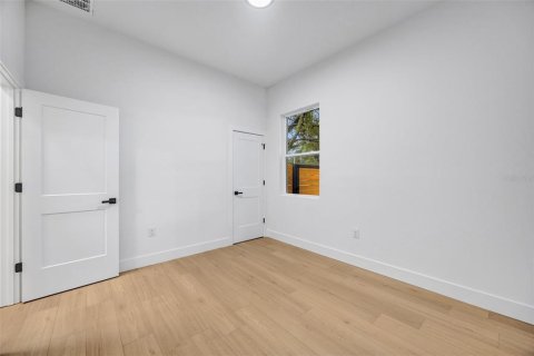Casa en venta en Winter Haven, Florida, 5 dormitorios, 197.88 m2 № 1912641 - foto 26
