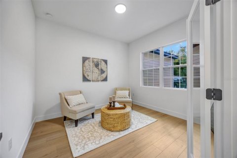 Casa en venta en Winter Haven, Florida, 5 dormitorios, 197.88 m2 № 1912641 - foto 3