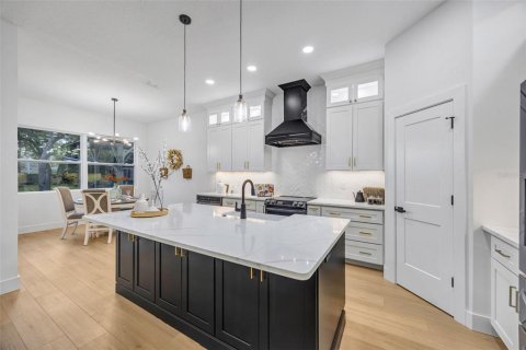 Casa en venta en Winter Haven, Florida, 5 dormitorios, 197.88 m2 № 1912641 - foto 8