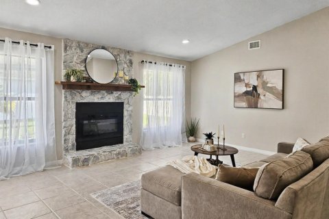 House in Port St. Lucie, Florida 4 bedrooms, 176.7 sq.m. № 2367754 - photo 11