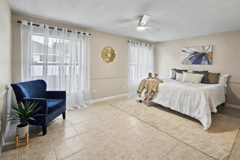 House in Port St. Lucie, Florida 4 bedrooms, 176.7 sq.m. № 2367754 - photo 25