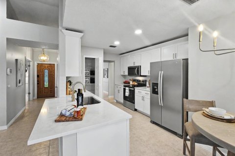 House in Port St. Lucie, Florida 4 bedrooms, 176.7 sq.m. № 2367754 - photo 18