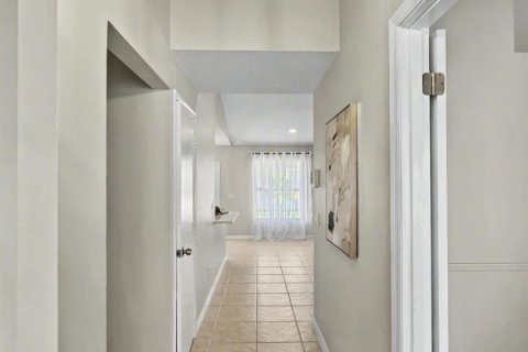 House in Port St. Lucie, Florida 4 bedrooms, 176.7 sq.m. № 2367754 - photo 8