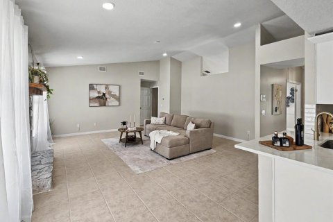 House in Port St. Lucie, Florida 4 bedrooms, 176.7 sq.m. № 2367754 - photo 15