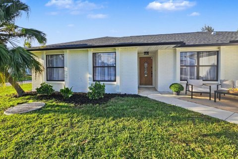 House in Port St. Lucie, Florida 4 bedrooms, 176.7 sq.m. № 2367754 - photo 5