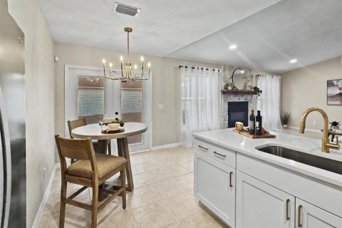 House in Port St. Lucie, Florida 4 bedrooms, 176.7 sq.m. № 2367754 - photo 19