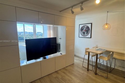 Hotel in Sunny Isles Beach, Florida 39.02 sq.m. № 2052853 - photo 4