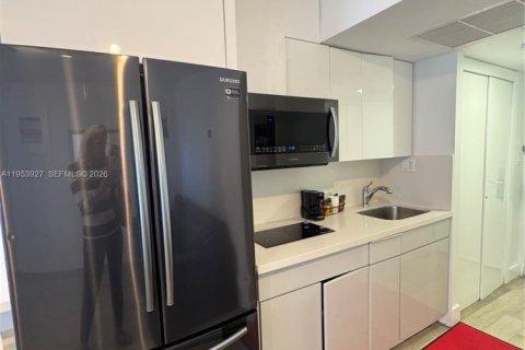 Hotel in Sunny Isles Beach, Florida 39.02 sq.m. № 2052853 - photo 8