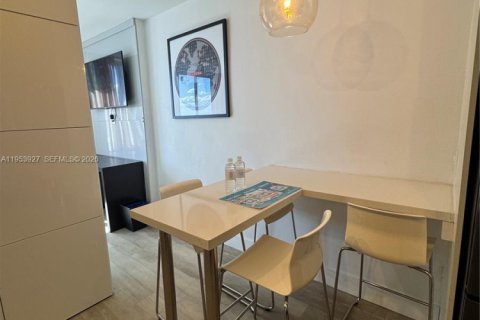 Hotel in Sunny Isles Beach, Florida 39.02 sq.m. № 2052853 - photo 6