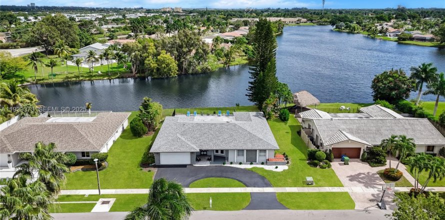 Casa en Weston, Florida 4 dormitorios, 226.68 m2 № 1991394