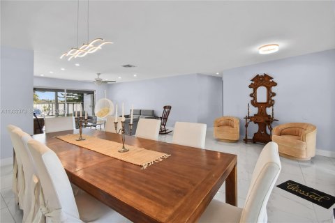 Casa en alquiler en Weston, Florida, 4 dormitorios, 226.68 m2 № 1991394 - foto 10