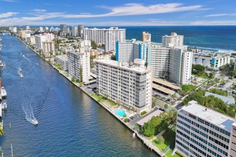 Condo in Pompano Beach, Florida, 2 bedrooms  № 2086550 - photo 2