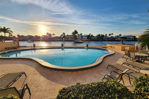 Condo in Pompano Beach, Florida, 2 bedrooms  № 2086550 - photo 8