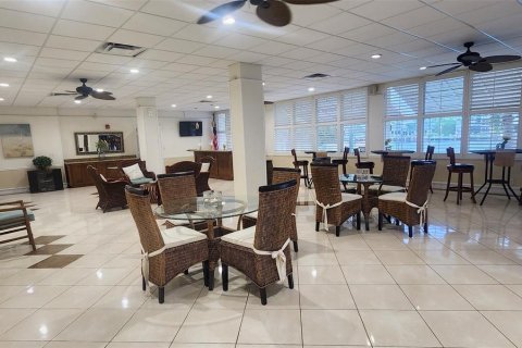 Condo in Pompano Beach, Florida, 2 bedrooms  № 2086550 - photo 12