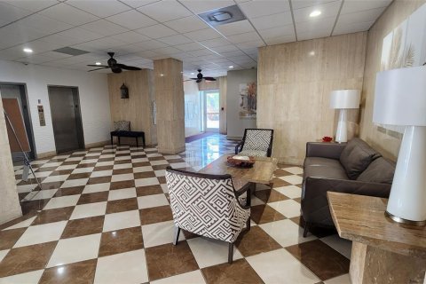 Condo in Pompano Beach, Florida, 2 bedrooms  № 2086550 - photo 11