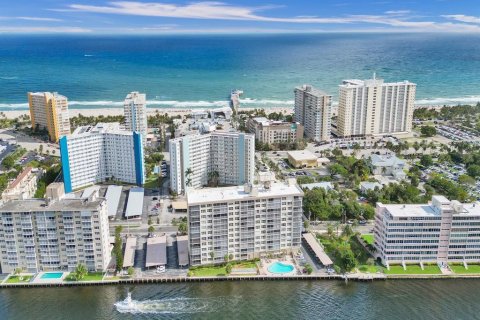 Condo in Pompano Beach, Florida, 2 bedrooms  № 2086550 - photo 9