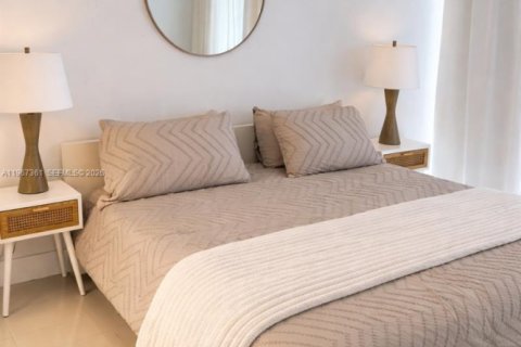 Condominio en alquiler en Miami, Florida, 2 dormitorios, 128.39 m2 № 2081393 - foto 8