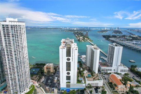 Condominio en alquiler en Miami, Florida, 2 dormitorios, 128.39 m2 № 2081393 - foto 19