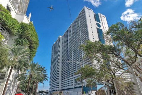 Condominio en alquiler en Miami, Florida, 2 dormitorios, 128.39 m2 № 2081393 - foto 26